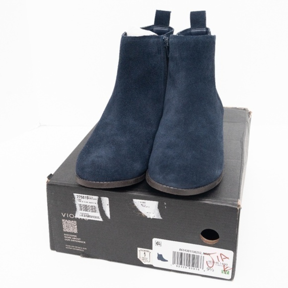 Vionic. Roseland‎ Waterproof boot. Wide Width.